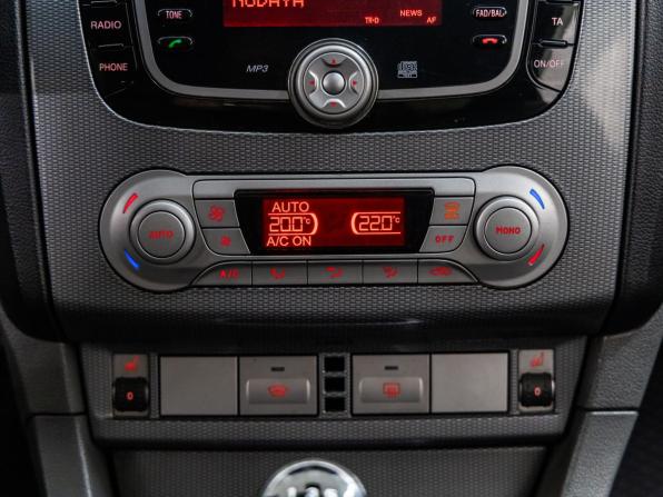 Ford Focus II Рестайлинг с пробегом 2009 года, цена 588 000 рублей, 222210 км, хэтчбек, Автокод Объявления
