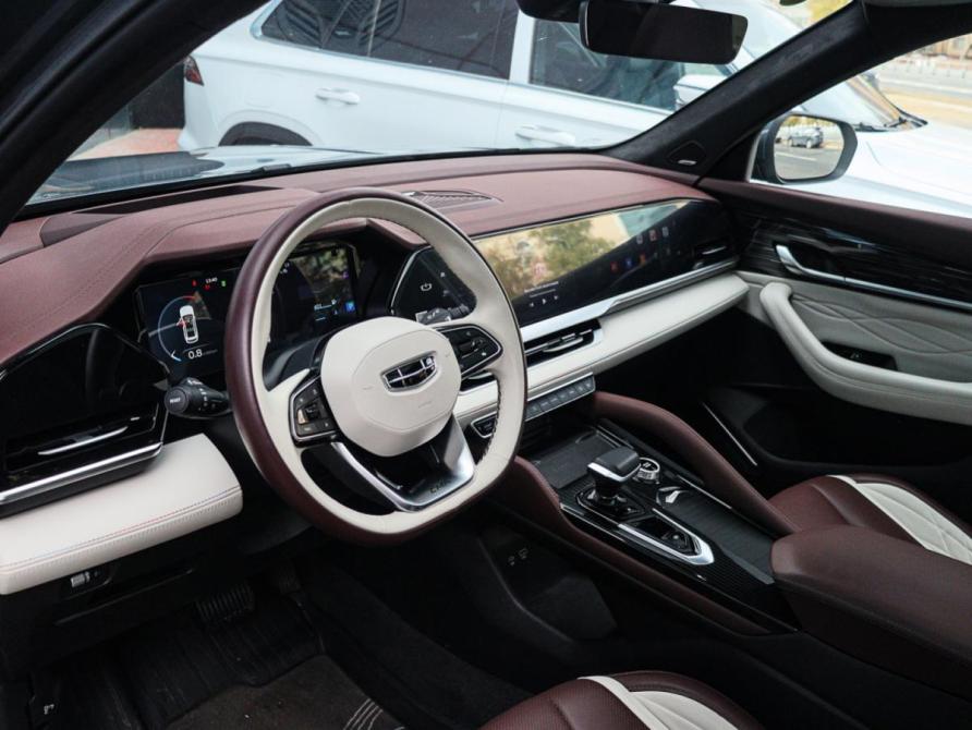 Geely Monjaro I Москва  - изображение 12