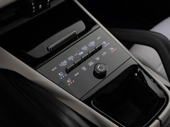 Porsche Cayenne III Рестайлинг с пробегом 2023 года, цена 12 178 888 рублей, 24045 км, внедорожник, Автокод Объявления