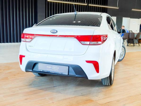 Kia Rio IV с пробегом 2020 года, цена 1 002 700 рублей, 252166 км, седан, Автокод Объявления