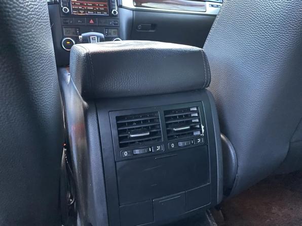 Volkswagen Touareg I Рестайлинг с пробегом 2008 года, цена 1 035 000 рублей, 250033 км, внедорожник, Автокод Объявления