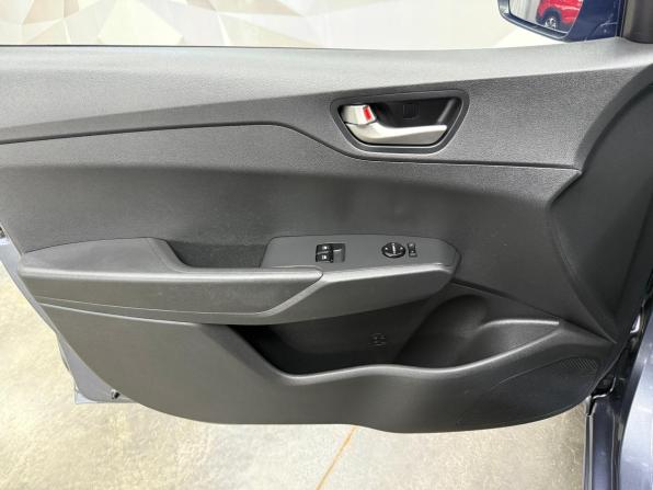 Hyundai Solaris II с пробегом 2017 года, цена 1 150 000 рублей, 139331 км, седан, Автокод Объявления