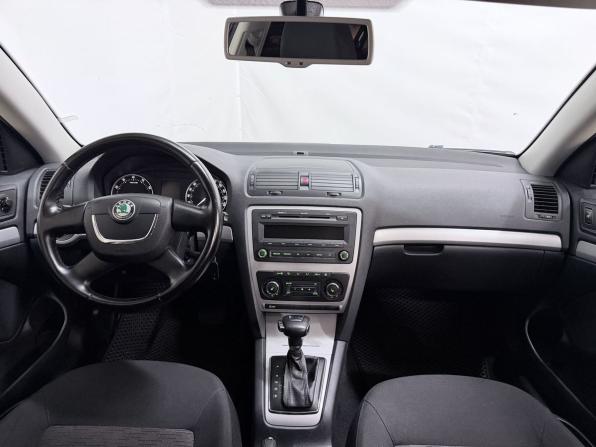 Skoda Octavia II (A5) Рестайлинг с пробегом 2012 года, цена 829 000 рублей, 208037 км, лифтбек, Автокод Объявления