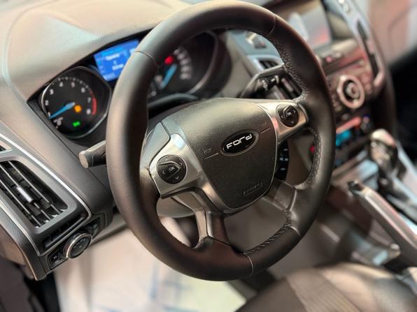 Ford Focus III с пробегом 2012 года, цена 899 000 рублей, 129089 км, хэтчбек, Автокод Объявления