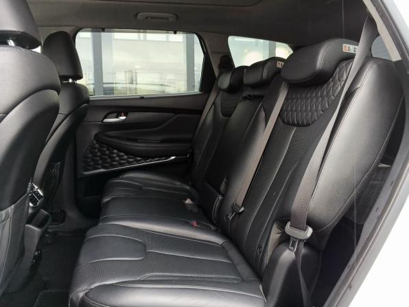 Hyundai Santa Fe IV с пробегом 2018 года, цена 3 049 000 рублей, 140890 км, внедорожник, Автокод Объявления