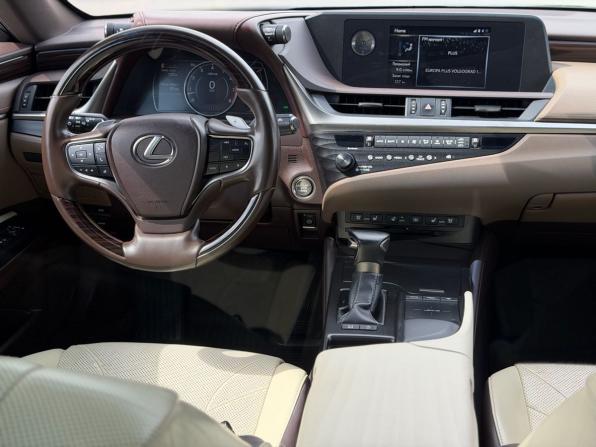 Lexus ES VII с пробегом 2018 года, цена 3 195 000 рублей, 174515 км, седан, Автокод Объявления
