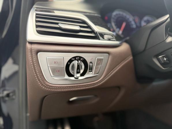 BMW 7 серии VI (G11/G12) с пробегом 2017 года, цена 3 759 000 рублей, 213608 км, седан, Автокод Объявления