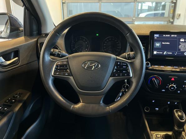 Hyundai Solaris II Рестайлинг с пробегом 2022 года, цена 1 825 000 рублей, 45768 км, седан, Автокод Объявления