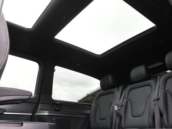 Mercedes-Benz V-Класс III (W447) Рестайлинг с пробегом 2023 года, цена 8 910 000 рублей, 6008 км, минивэн, Автокод Объявления