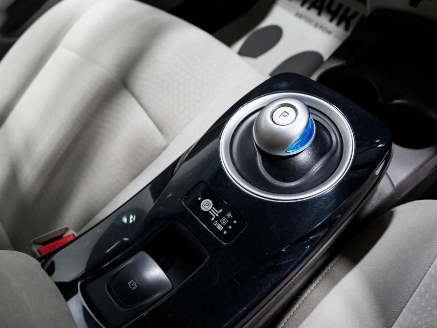 Nissan Leaf I (ZE0/AZE0) Чита  - изображение 13
