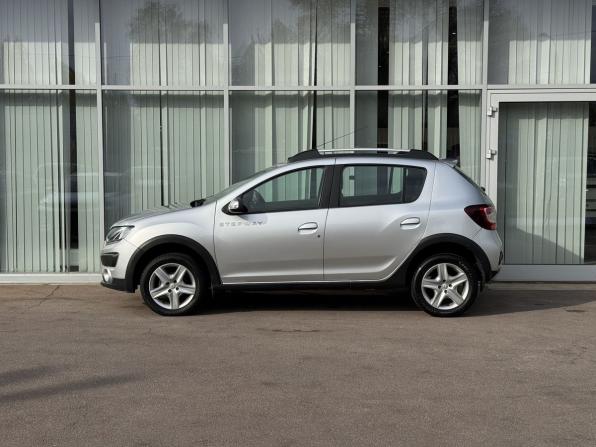 Renault Sandero II с пробегом 2017 года, цена 1 075 000 рублей, 57766 км, хэтчбек, Автокод Объявления