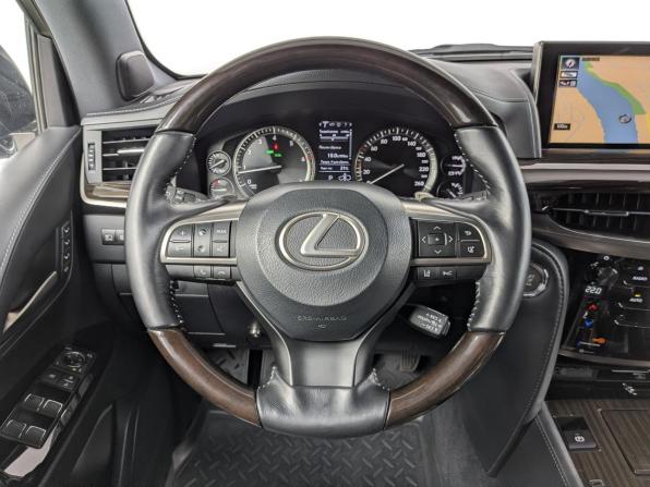 Lexus LX III Рестайлинг 2 с пробегом 2017 года, цена 8 645 000 рублей, 71119 км, внедорожник, Автокод Объявления