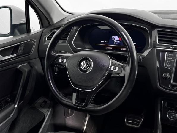 Volkswagen Tiguan II с пробегом 2017 года, цена 1 550 000 рублей, 301793 км, внедорожник, Автокод Объявления