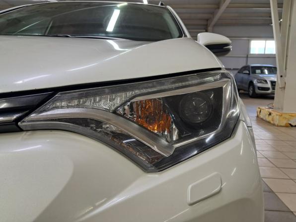 Toyota RAV4 IV (XA40) Рестайлинг с пробегом 2017 года, цена 1 875 000 рублей, 185365 км, внедорожник, Автокод Объявления