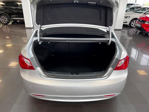 Hyundai Sonata VI (YF) с пробегом 2011 года, цена 945 000 рублей, 267025 км, седан, Автокод Объявления