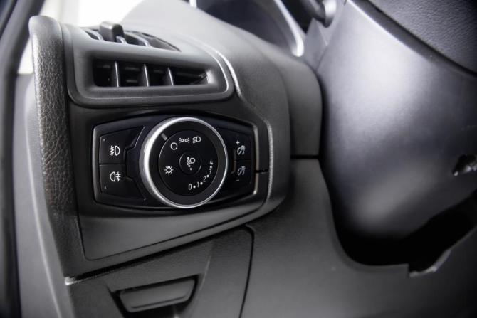 Ford Focus III Рестайлинг с пробегом 2017 года, цена 1 099 000 рублей, 137000 км, универсал, Автокод Объявления
