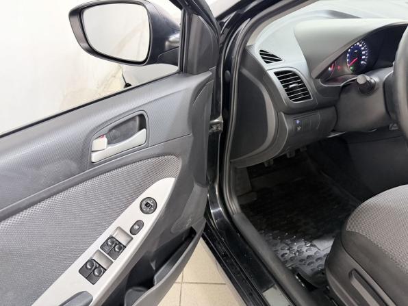 Hyundai Solaris I с пробегом 2013 года, цена 799 000 рублей, 164110 км, седан, Автокод Объявления