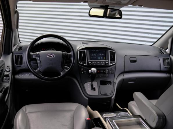 Hyundai Grand Starex I Рестайлинг 2 с пробегом 2018 года, цена 2 670 000 рублей, 136968 км, минивэн, Автокод Объявления