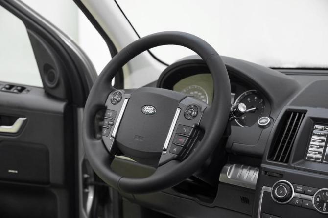 Land Rover Freelander II Рестайлинг 2 с пробегом 2014 года, цена 1 329 000 рублей, 122000 км, внедорожник, Автокод Объявления