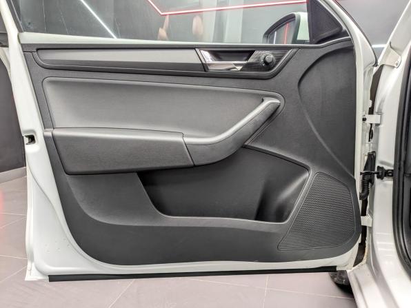 Skoda Rapid I Рестайлинг с пробегом 2018 года, цена 800 000 рублей, 194456 км, лифтбек, Автокод Объявления