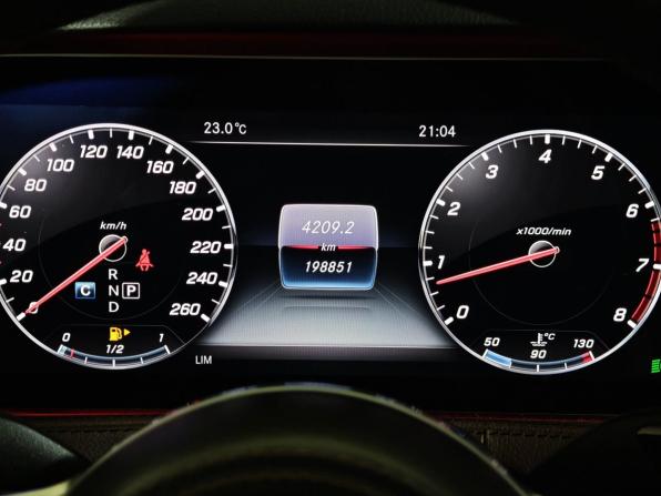 Mercedes-Benz Maybach S-Класс I (X222) Рестайлинг с пробегом 2017 года, цена 3 700 000 рублей, 298773 км, седан, Автокод Объявления