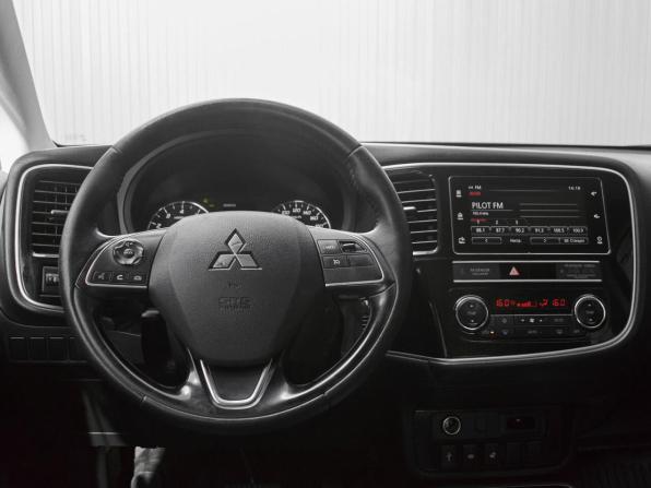 Mitsubishi Outlander III Рестайлинг 3 с пробегом 2019 года, цена 2 165 000 рублей, 77023 км, внедорожник, Автокод Объявления