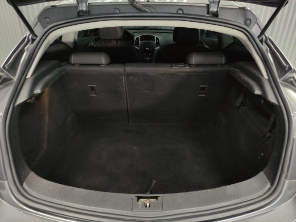 Opel Astra J Рестайлинг с пробегом 2012 года, цена 585 000 рублей, 259767 км, хэтчбек, Автокод Объявления