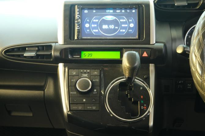 Toyota Wish II Рестайлинг с пробегом 2012 года, цена 1 249 000 рублей, 152000 км, минивэн, Автокод Объявления
