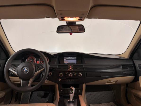 BMW 5 серии V (E60/E61) Рестайлинг с пробегом 2009 года, цена 950 000 рублей, 233615 км, седан, Автокод Объявления