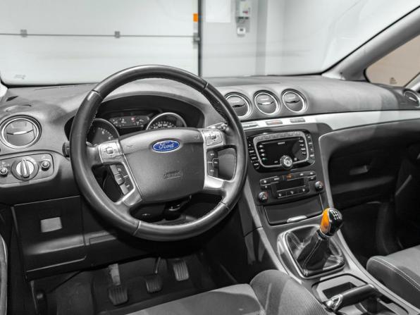 Ford S-MAX I Рестайлинг с пробегом 2013 года, цена 863 663 рубля, 268476 км, минивэн, Автокод Объявления