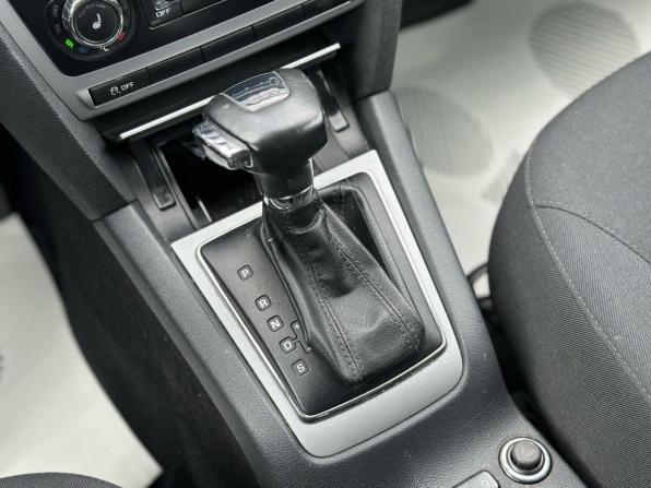 Skoda Octavia II (A5) Рестайлинг с пробегом 2012 года, цена 570 000 рублей, 220997 км, лифтбек, Автокод Объявления