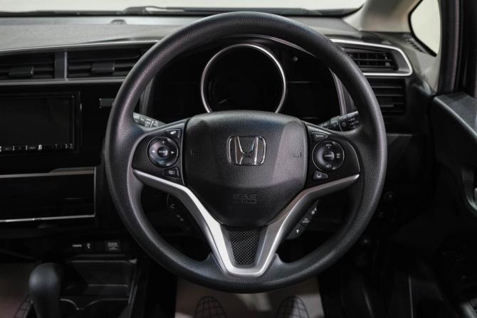 Honda Fit III Рестайлинг с пробегом 2019 года, цена 1 289 000 рублей, 63000 км, хэтчбек, Автокод Объявления