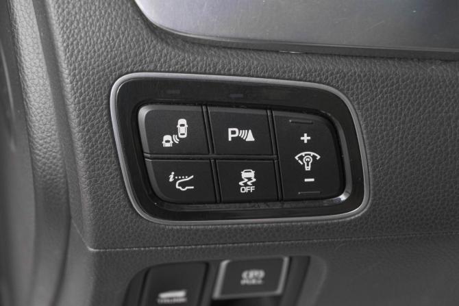 Hyundai Equus II Рестайлинг с пробегом 2013 года, цена 1 669 000 рублей, 272500 км, седан, Автокод Объявления