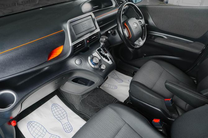 Toyota Sienta II Рестайлинг с пробегом 2019 года, цена 1 679 000 рублей, 78317 км, компактвэн, Автокод Объявления