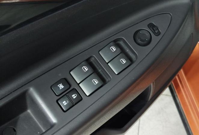 Dongfeng H30 Cross с пробегом 2016 года, цена 670 000 рублей, 107268 км, хэтчбек, Автокод Объявления