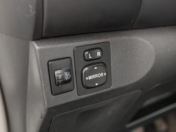 Toyota Yaris II с пробегом 2008 года, цена 409 000 рублей, 197309 км, хэтчбек, Автокод Объявления