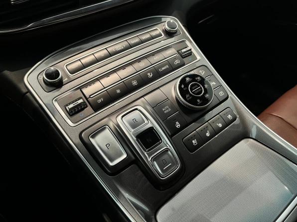 Hyundai Santa Fe IV Рестайлинг с пробегом 2022 года, цена 4 099 000 рублей, 72508 км, внедорожник, Автокод Объявления