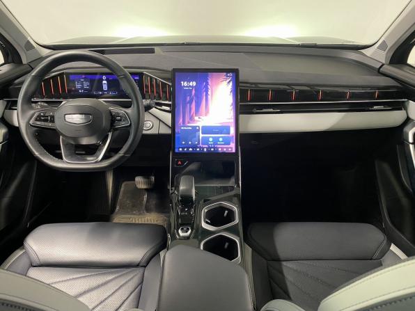 Geely Atlas II с пробегом 2023 года, цена 2 300 000 рублей, 58949 км, внедорожник, Автокод Объявления