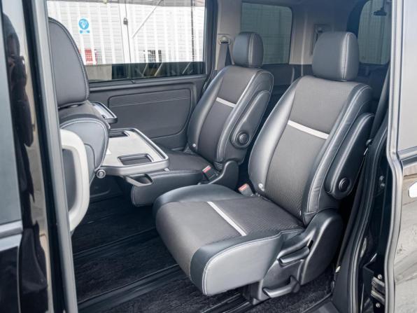 Honda Stepwgn V Рестайлинг с пробегом 2018 года, цена 2 499 000 рублей, 94481 км, минивэн, Автокод Объявления