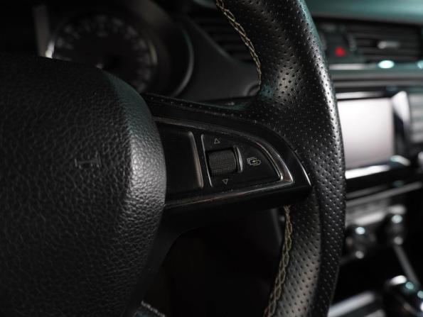 Skoda Octavia III (A7) с пробегом 2013 года, цена 1 489 000 рублей, 244335 км, лифтбек, Автокод Объявления