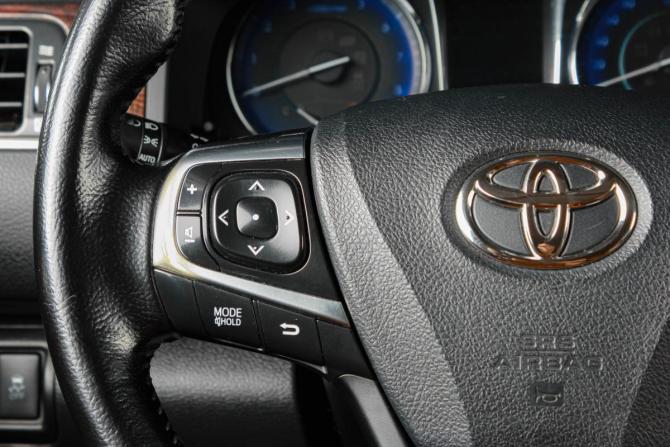 Toyota Camry VII (XV50) Рестайлинг с пробегом 2016 года, цена 1 949 000 рублей, 195000 км, седан, Автокод Объявления