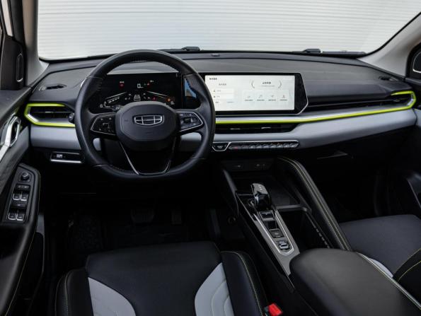 Geely Coolray I Рестайлинг с пробегом 2023 года, цена 2 130 000 рублей, 29845 км, внедорожник, Автокод Объявления
