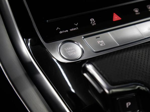 Audi Q8 I (4M) с пробегом 2019 года, цена 5 898 000 рублей, 68616 км, внедорожник, Автокод Объявления