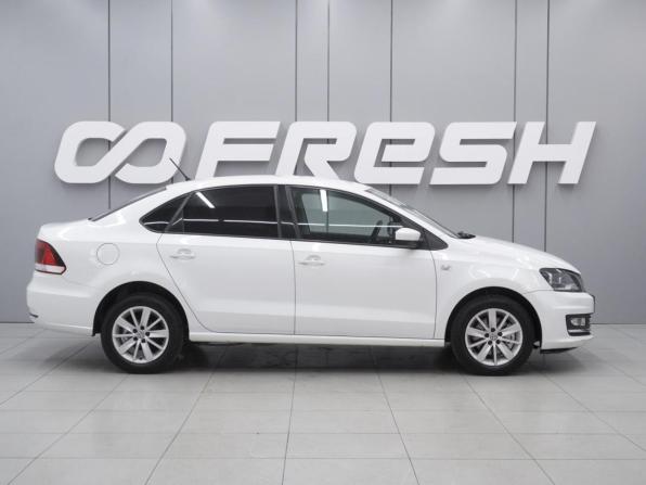 Volkswagen Polo V Рестайлинг с пробегом 2016 года, цена 1 030 000 рублей, 139806 км, седан, Автокод Объявления