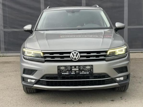 Volkswagen Tiguan II с пробегом 2018 года, цена 3 000 000 рублей, 102400 км, внедорожник, Автокод Объявления