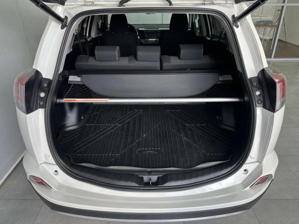 Toyota RAV4 IV (XA40) Рестайлинг с пробегом 2016 года, цена 2 340 000 рублей, 105994 км, внедорожник, Автокод Объявления