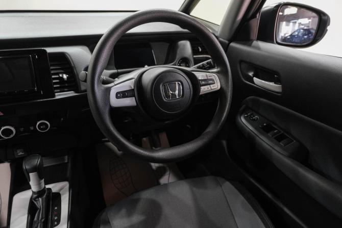 Honda Fit IV с пробегом 2022 года, цена 1 299 000 рублей, 33200 км, хэтчбек, Автокод Объявления