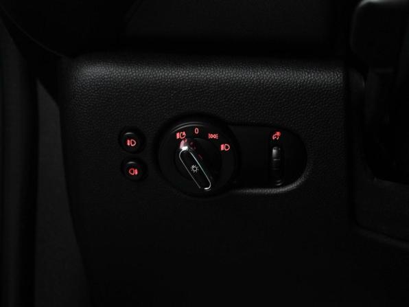 Mini Hatch III (F55/F56) с пробегом 2014 года, цена 1 360 444 рубля, 135720 км, хэтчбек, Автокод Объявления