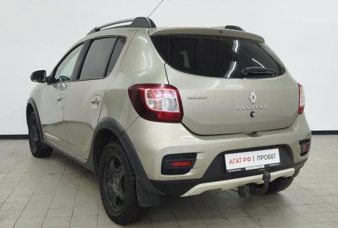 Renault Sandero II с пробегом 2018 года, цена 799 000 рублей, 209225 км, хэтчбек, Автокод Объявления
