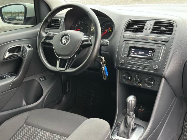 Volkswagen Polo V Рестайлинг с пробегом 2016 года, цена 1 080 000 рублей, 88000 км, седан, Автокод Объявления